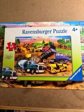 🧩 60 XXL piece Ravensburger “Construction Crowd” for kids 4+. Complete.